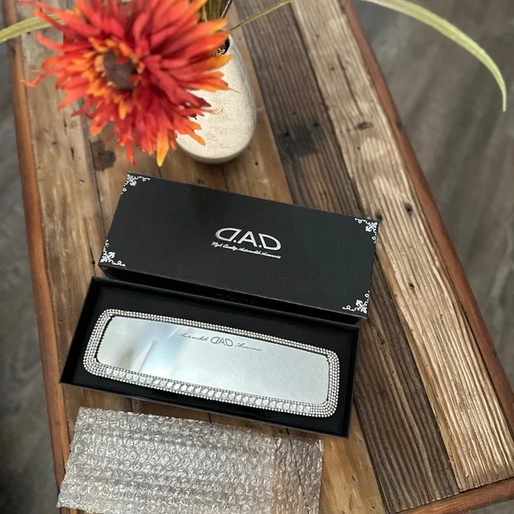 Rearview Mirror Bling Clip - Picture 5 of 8